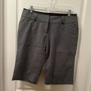 Maurice’s gray, white and black tweed Bermuda shorts size 11/12